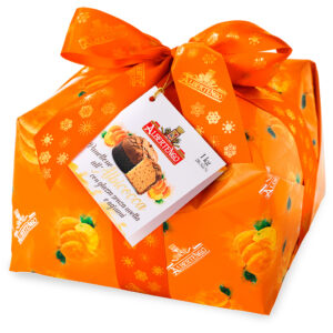 ALB2324001 Geschenkverpacktes Albertengo Panettone all'Albicocca in orangefarbenem Papier mit grosser Schlaufe.